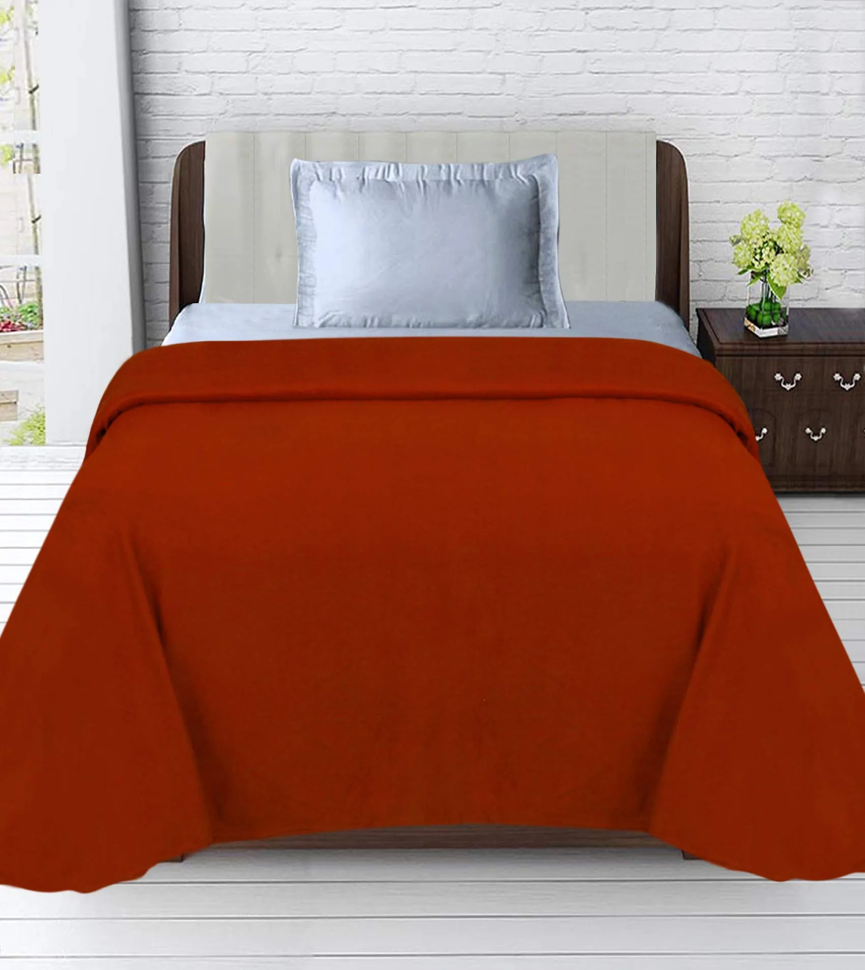 IVAZA New Soft Warm Fleece Blanket Throw Microfiber Plush Blanket for Single Bed Rust